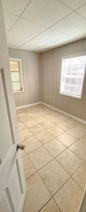 For Rent: $2,300 (4 beds, 2 baths, 1298 Square Feet)