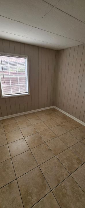 For Rent: $2,300 (4 beds, 2 baths, 1298 Square Feet)