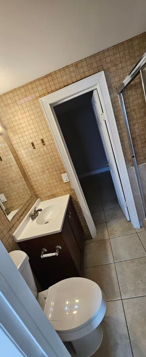 For Rent: $2,300 (4 beds, 2 baths, 1298 Square Feet)