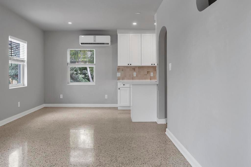 出租: $1,850 (1 贝兹, 1 浴室, 576 平方英尺)