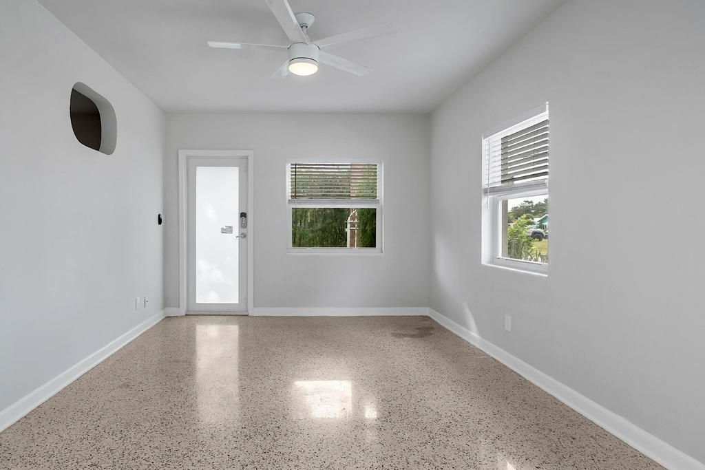 出租: $1,850 (1 贝兹, 1 浴室, 576 平方英尺)