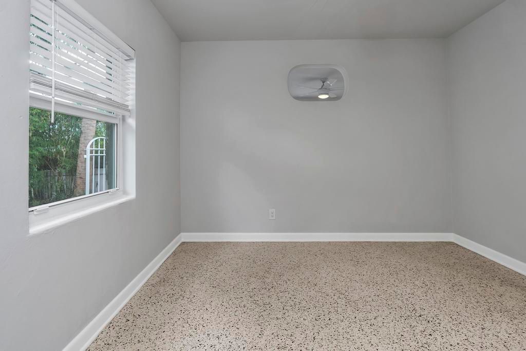 出租: $1,850 (1 贝兹, 1 浴室, 576 平方英尺)