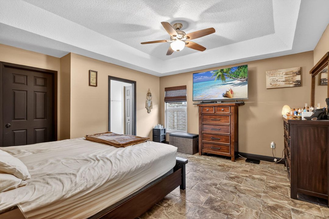 待售: $440,000 (3 贝兹, 2 浴室, 2006 平方英尺)