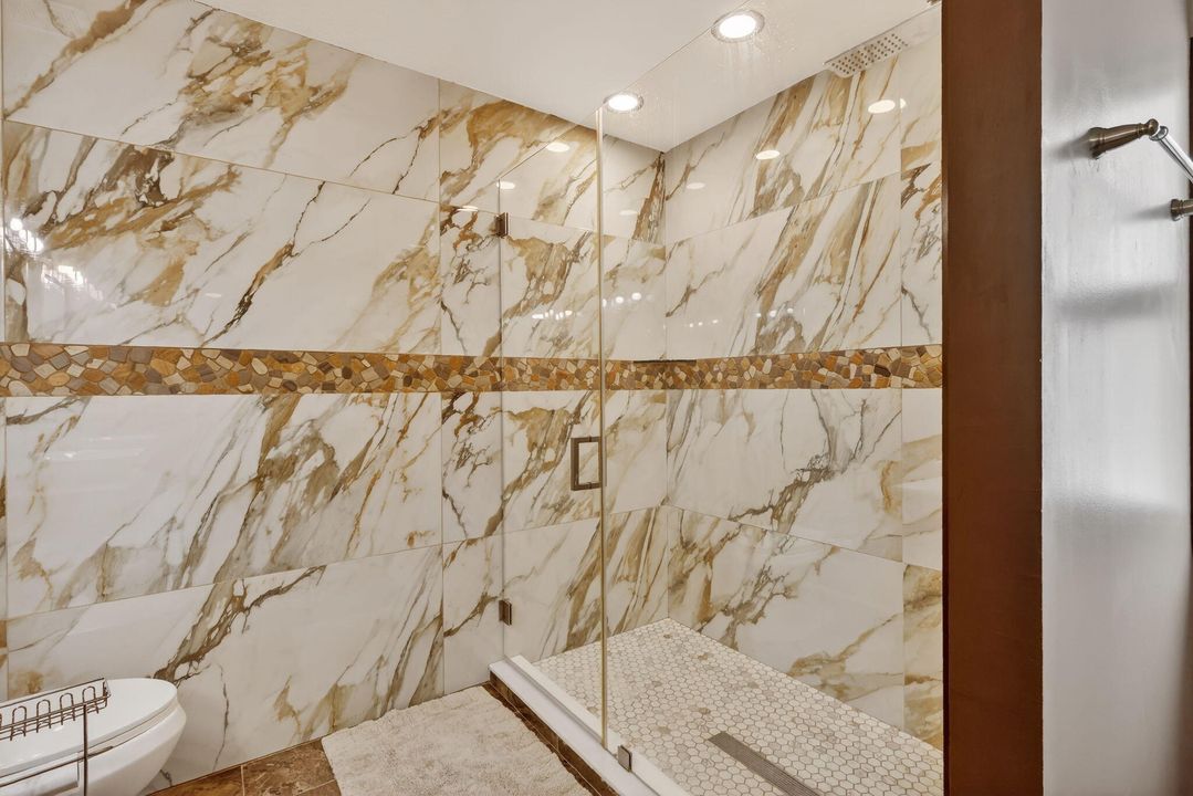 待售: $440,000 (3 贝兹, 2 浴室, 2006 平方英尺)