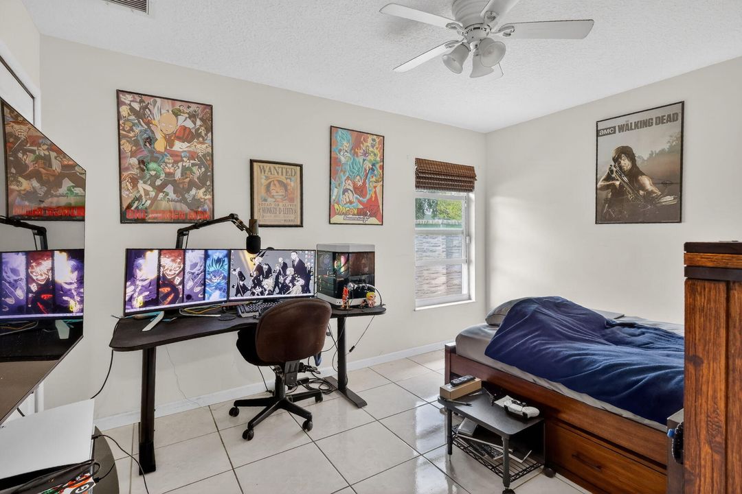 待售: $440,000 (3 贝兹, 2 浴室, 2006 平方英尺)