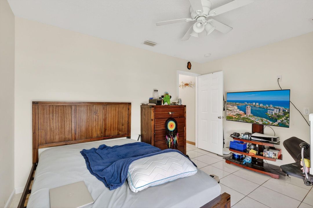 待售: $440,000 (3 贝兹, 2 浴室, 2006 平方英尺)