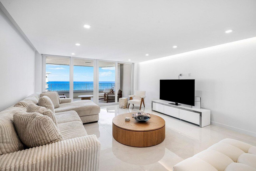 For Sale: $2,495,000 (2 beds, 2 baths, 1488 Square Feet)