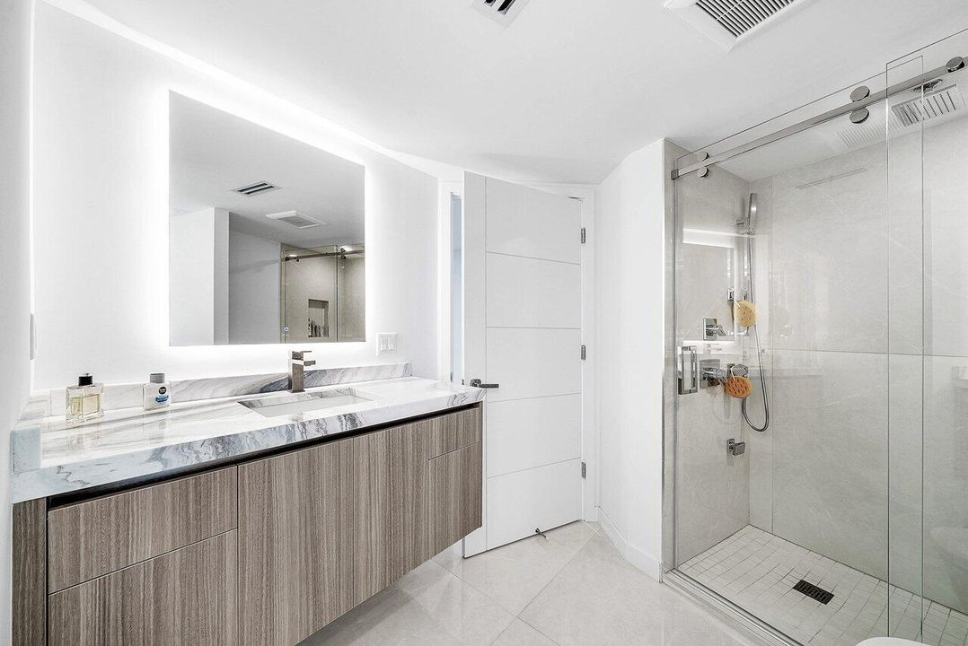 For Sale: $2,495,000 (2 beds, 2 baths, 1488 Square Feet)