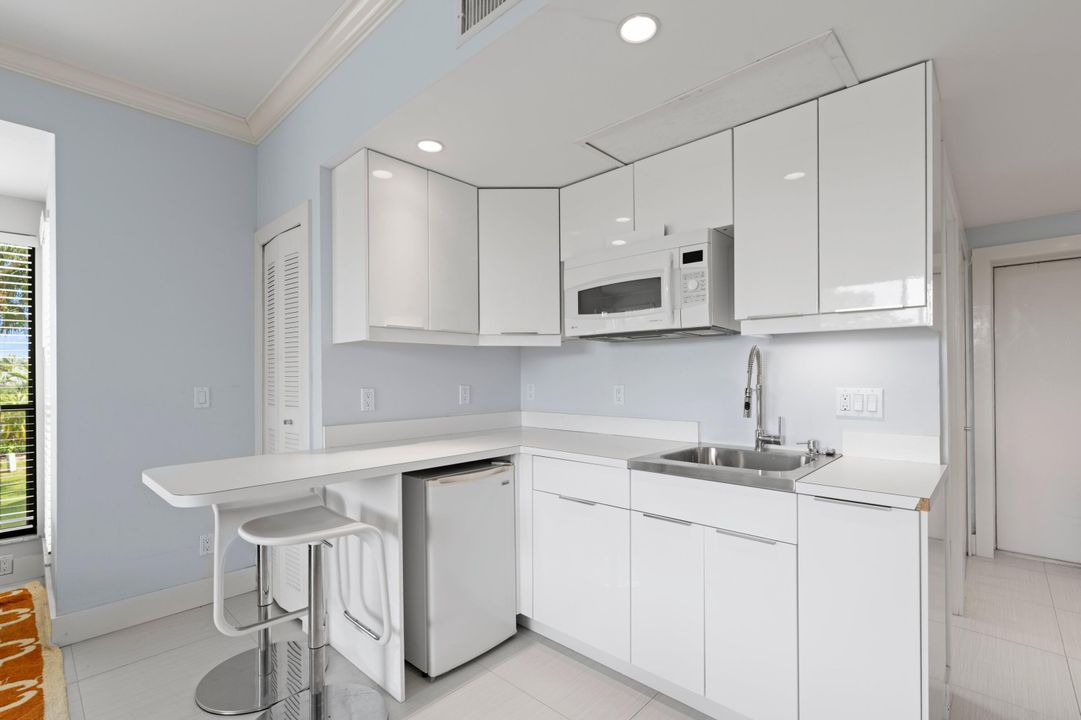 For Sale: $680,000 (2 beds, 2 baths, 1350 Square Feet)