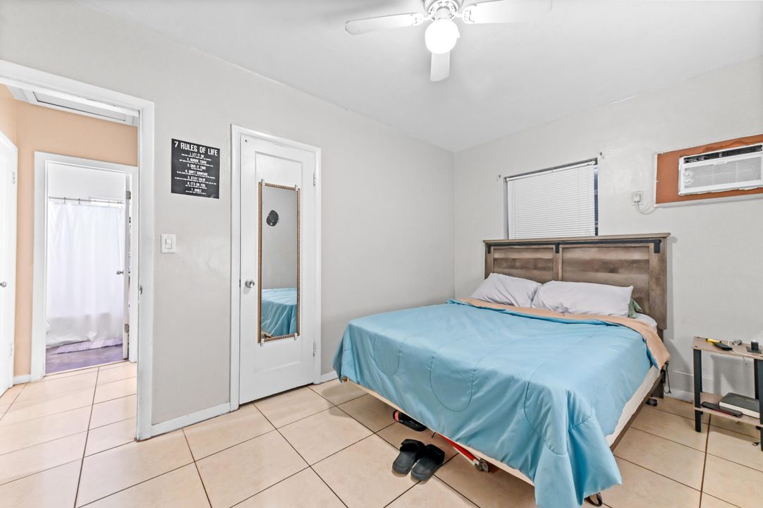 На продажу: $275,000 (3 спален, 1 ванн, 936 Квадратных фут)