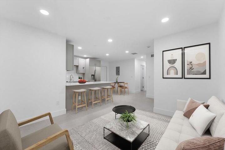 For Rent: $2,900 (3 beds, 2 baths, 1045 Square Feet)