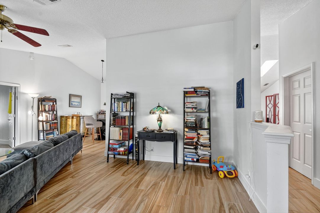 En Venta: $750,000 (3 camas, 2 baños, 1998 Pies cuadrados)