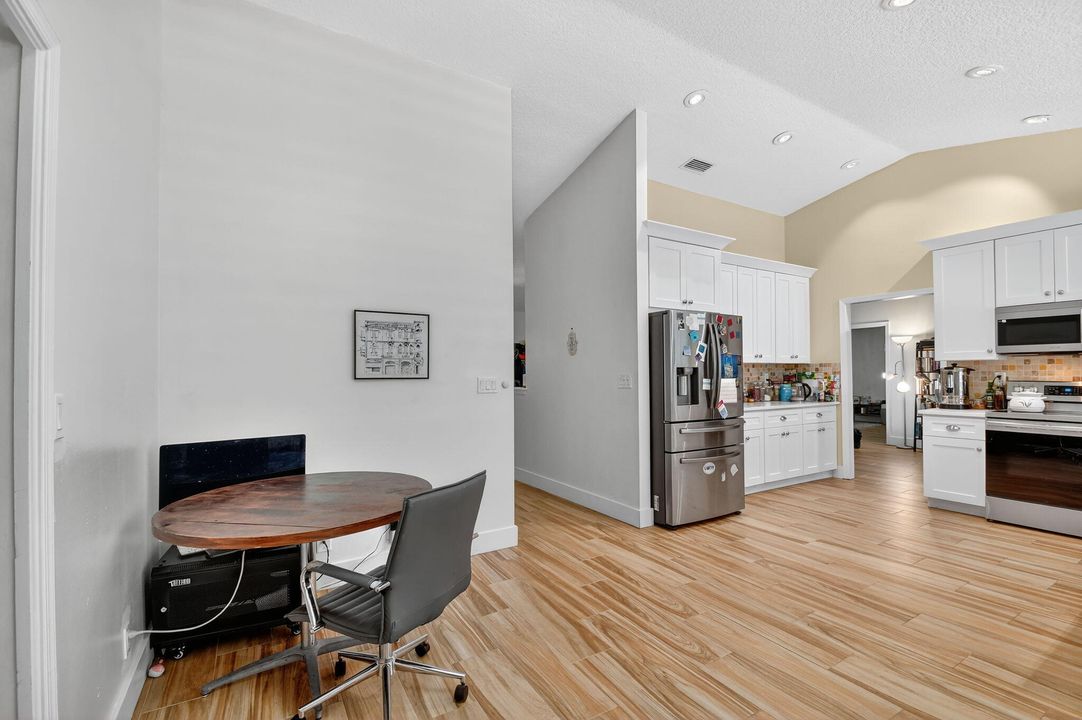 En Venta: $750,000 (3 camas, 2 baños, 1998 Pies cuadrados)