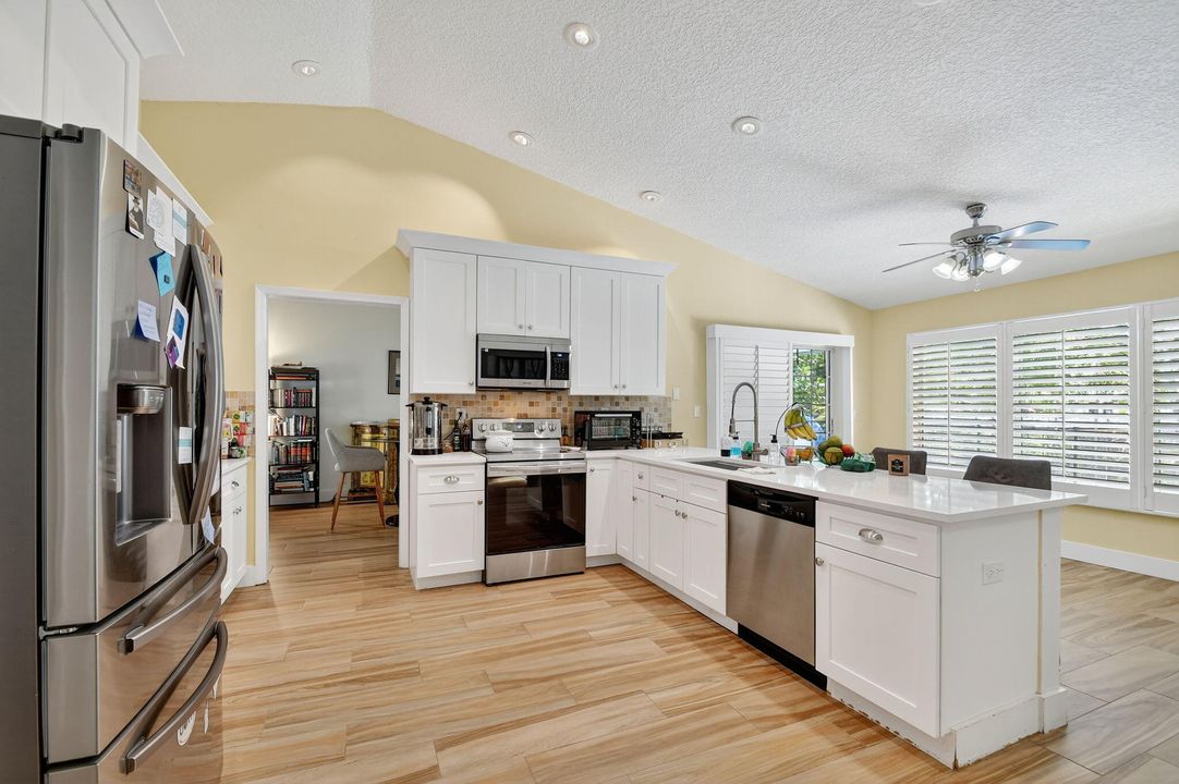 En Venta: $750,000 (3 camas, 2 baños, 1998 Pies cuadrados)