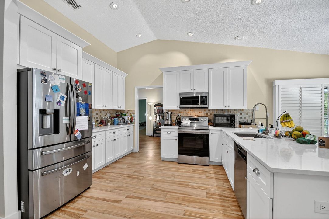 En Venta: $750,000 (3 camas, 2 baños, 1998 Pies cuadrados)