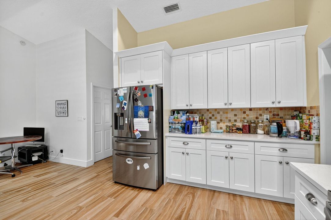 En Venta: $750,000 (3 camas, 2 baños, 1998 Pies cuadrados)