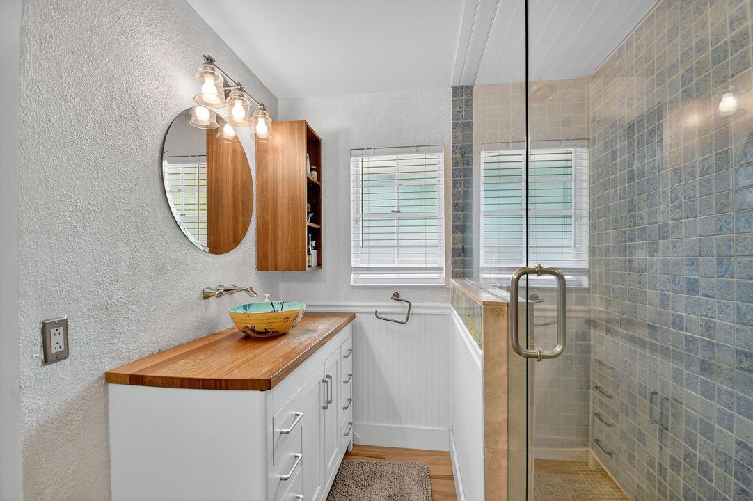 En Venta: $750,000 (3 camas, 2 baños, 1998 Pies cuadrados)