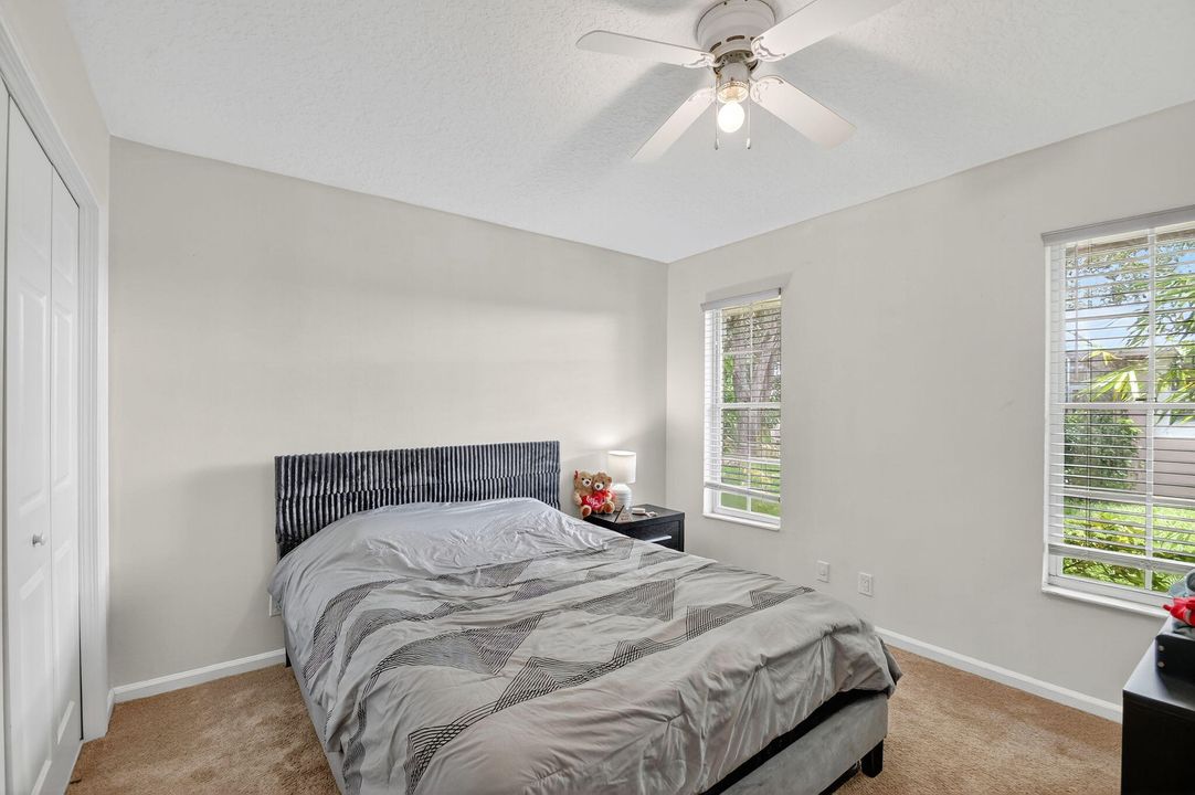 En Venta: $750,000 (3 camas, 2 baños, 1998 Pies cuadrados)