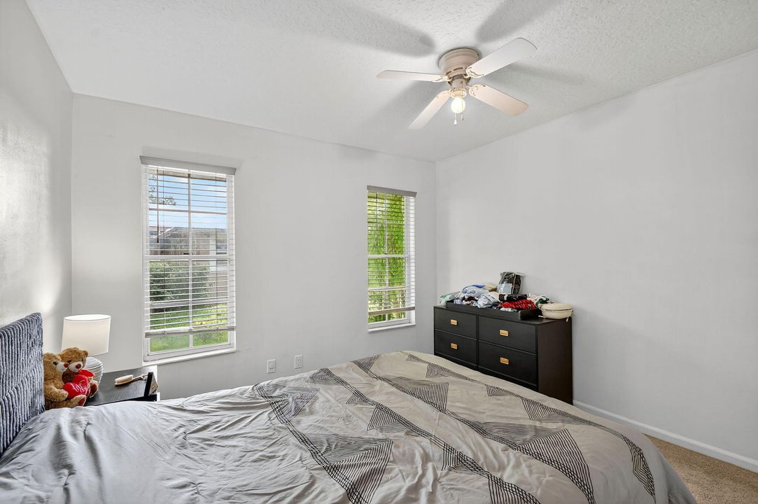 En Venta: $750,000 (3 camas, 2 baños, 1998 Pies cuadrados)