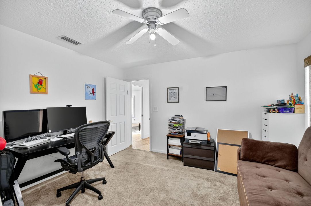 En Venta: $750,000 (3 camas, 2 baños, 1998 Pies cuadrados)