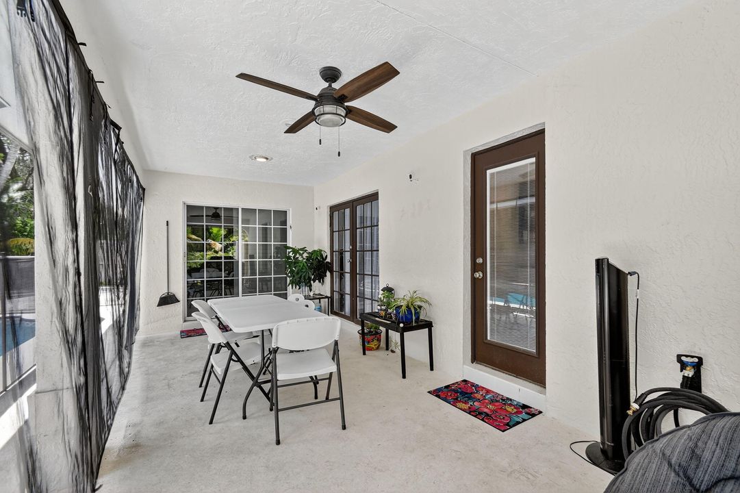 En Venta: $750,000 (3 camas, 2 baños, 1998 Pies cuadrados)