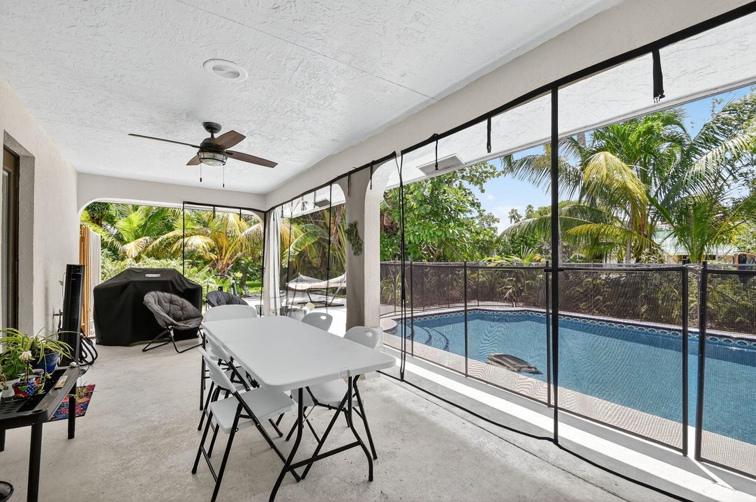 En Venta: $750,000 (3 camas, 2 baños, 1998 Pies cuadrados)