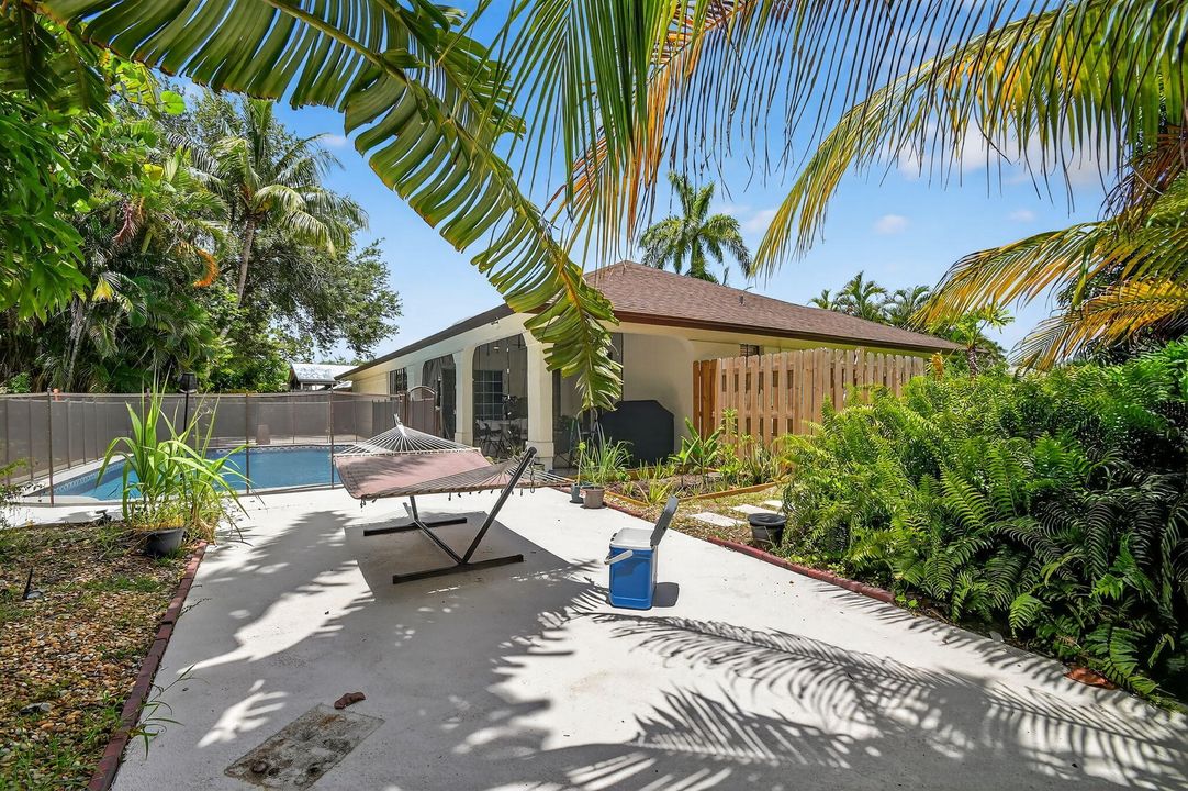 En Venta: $750,000 (3 camas, 2 baños, 1998 Pies cuadrados)