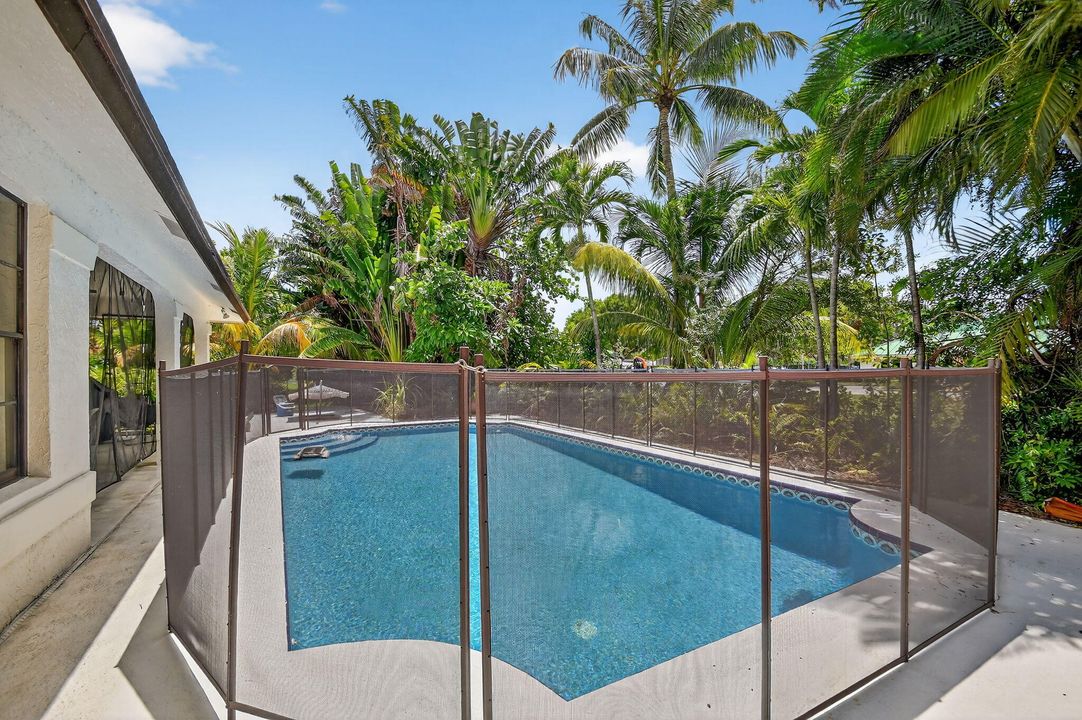 En Venta: $750,000 (3 camas, 2 baños, 1998 Pies cuadrados)