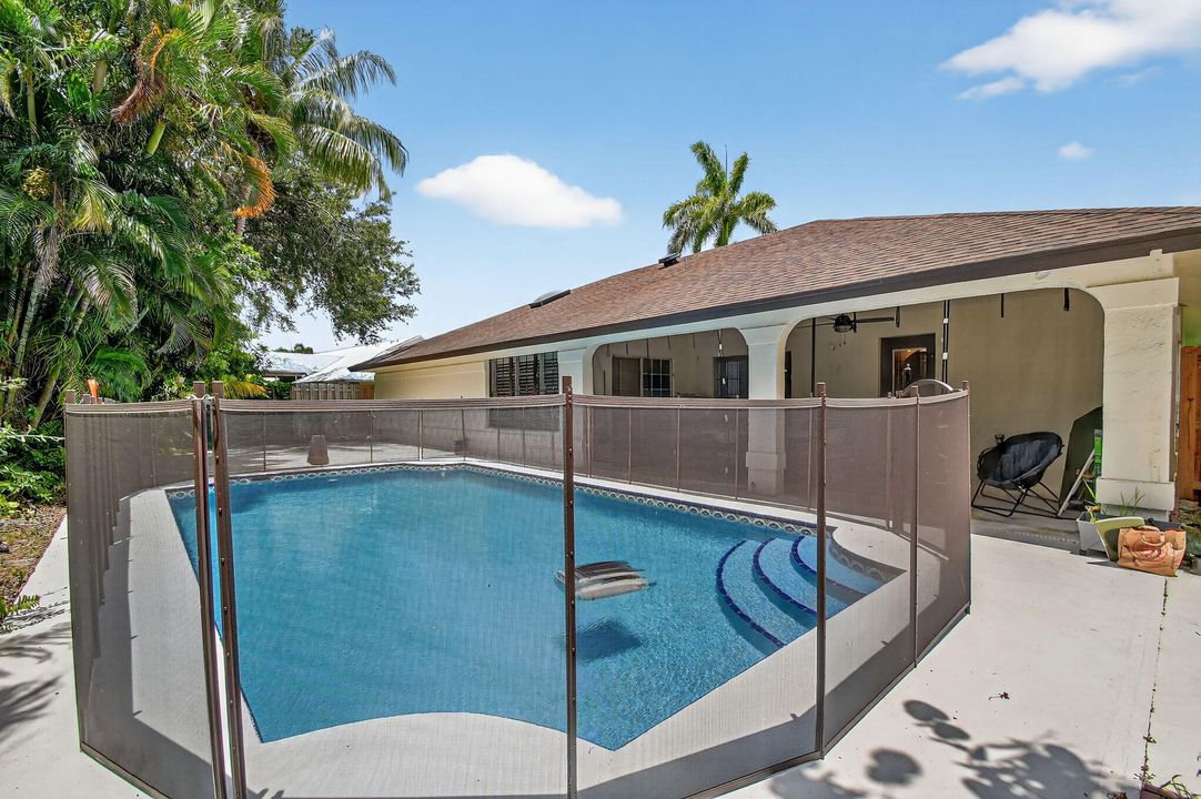 En Venta: $750,000 (3 camas, 2 baños, 1998 Pies cuadrados)