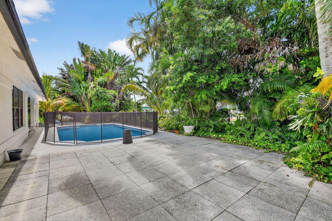 En Venta: $750,000 (3 camas, 2 baños, 1998 Pies cuadrados)