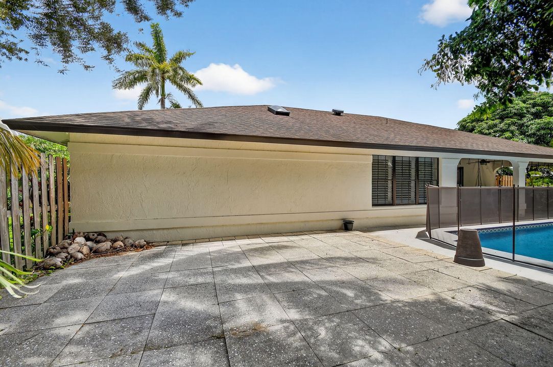 En Venta: $750,000 (3 camas, 2 baños, 1998 Pies cuadrados)