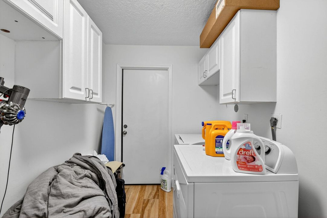 En Venta: $750,000 (3 camas, 2 baños, 1998 Pies cuadrados)