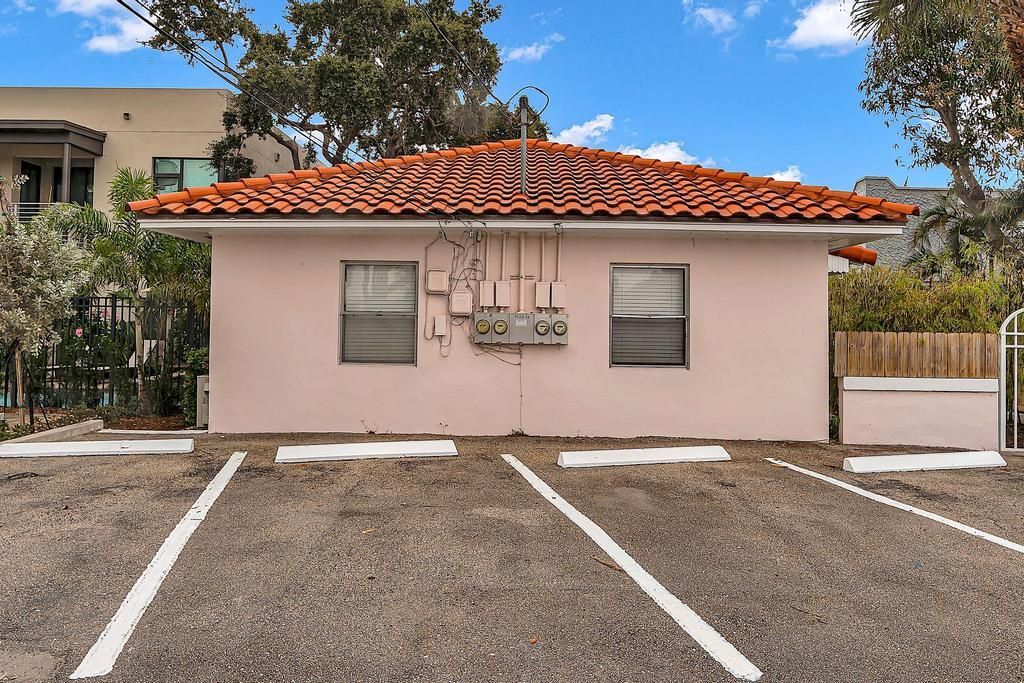 出租: $1,850 (1 贝兹, 1 浴室, 576 平方英尺)