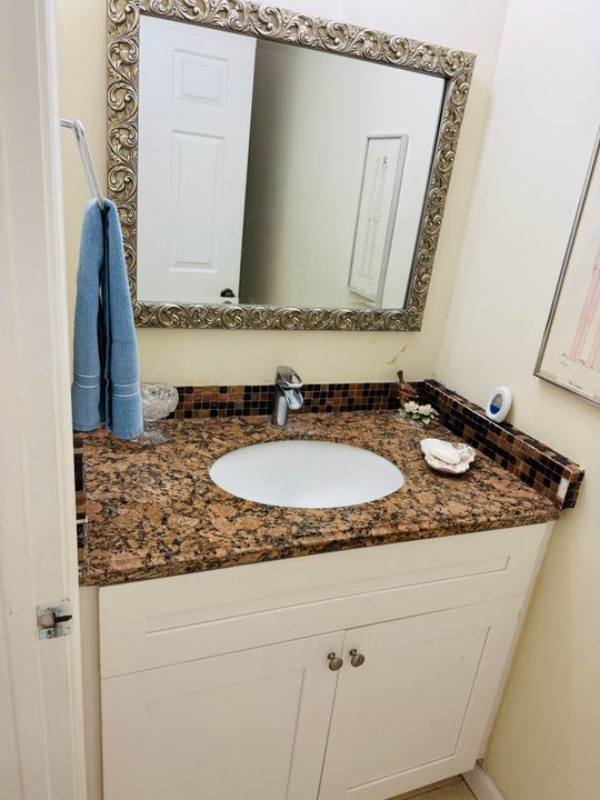 For Sale: $499,999 (4 beds, 2 baths, 1934 Square Feet)