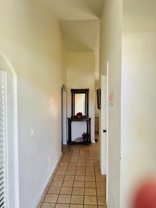 For Sale: $499,999 (4 beds, 2 baths, 1934 Square Feet)