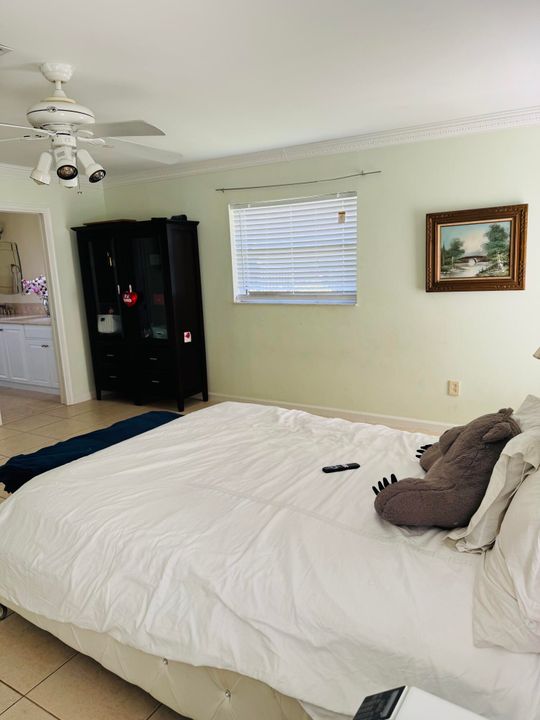 For Sale: $499,999 (4 beds, 2 baths, 1934 Square Feet)