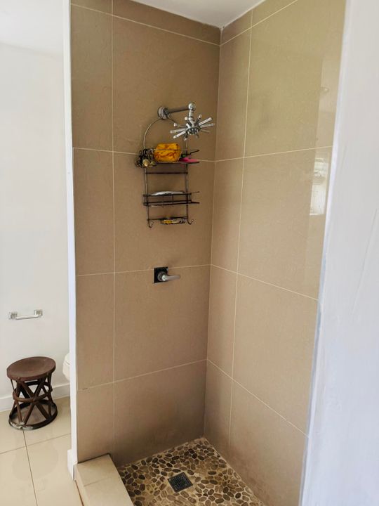 For Sale: $499,999 (4 beds, 2 baths, 1934 Square Feet)