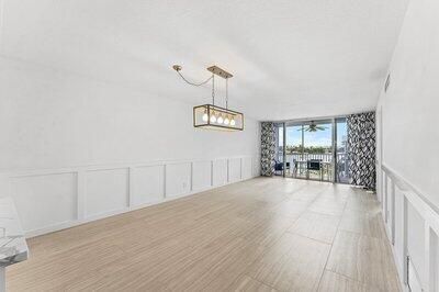 For Rent: $2,500 (2 beds, 2 baths, 963 Square Feet)