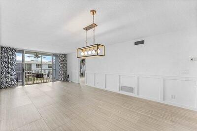 For Rent: $2,500 (2 beds, 2 baths, 963 Square Feet)