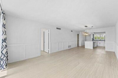 For Rent: $2,500 (2 beds, 2 baths, 963 Square Feet)