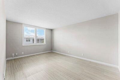 For Rent: $2,500 (2 beds, 2 baths, 963 Square Feet)