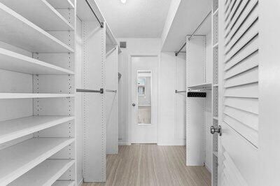 For Rent: $2,500 (2 beds, 2 baths, 963 Square Feet)