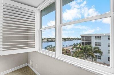 For Rent: $2,500 (2 beds, 2 baths, 963 Square Feet)