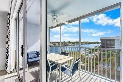 For Rent: $2,500 (2 beds, 2 baths, 963 Square Feet)