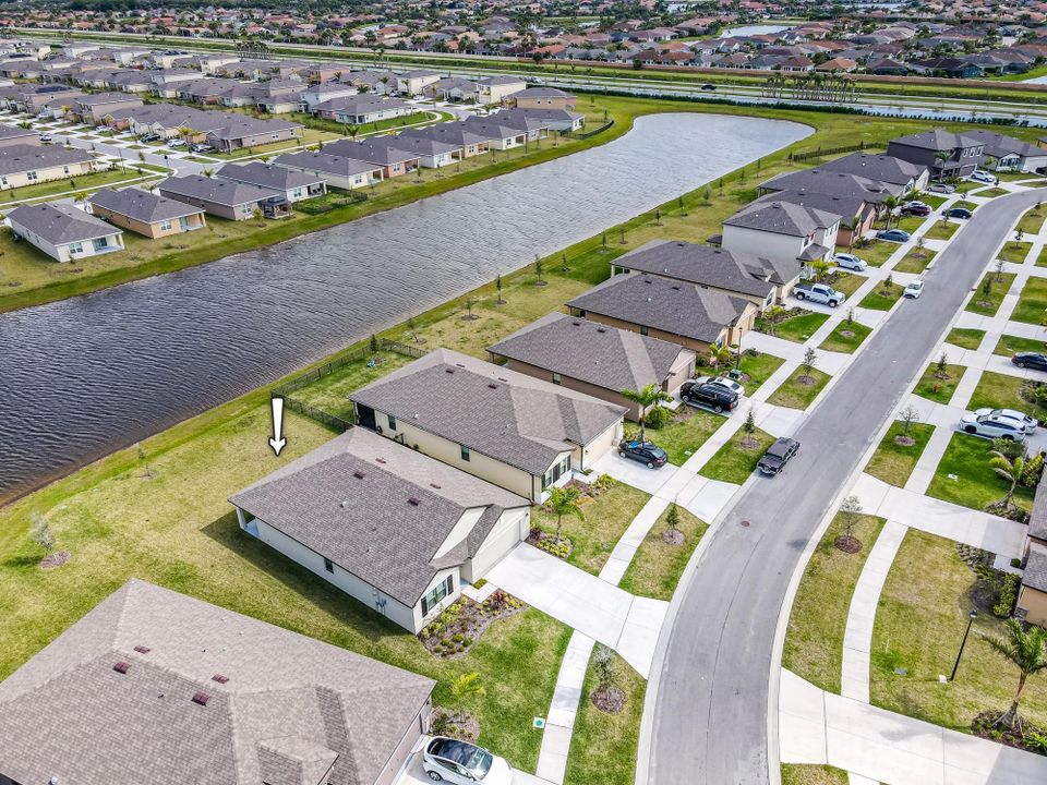 На продажу: $499,000 (4 спален, 2 ванн, 1828 Квадратных фут)