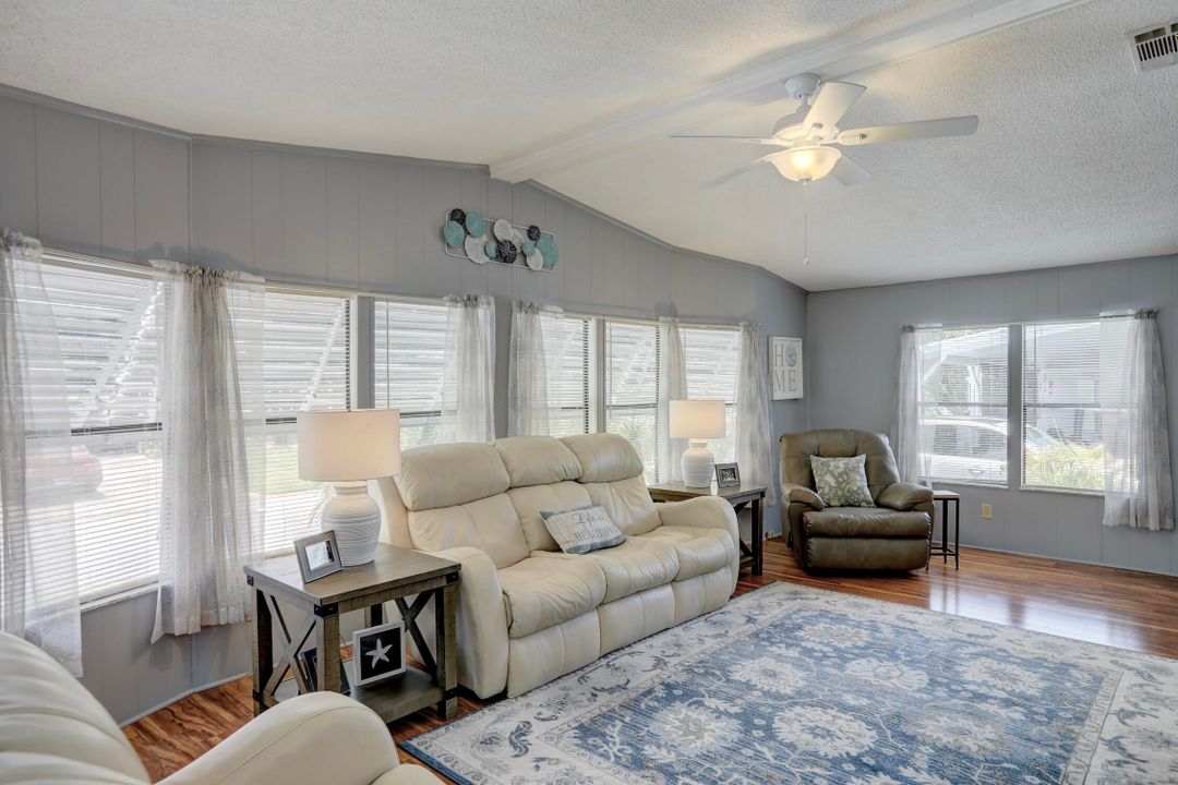 For Sale: $179,000 (2 beds, 2 baths, 1447 Square Feet)