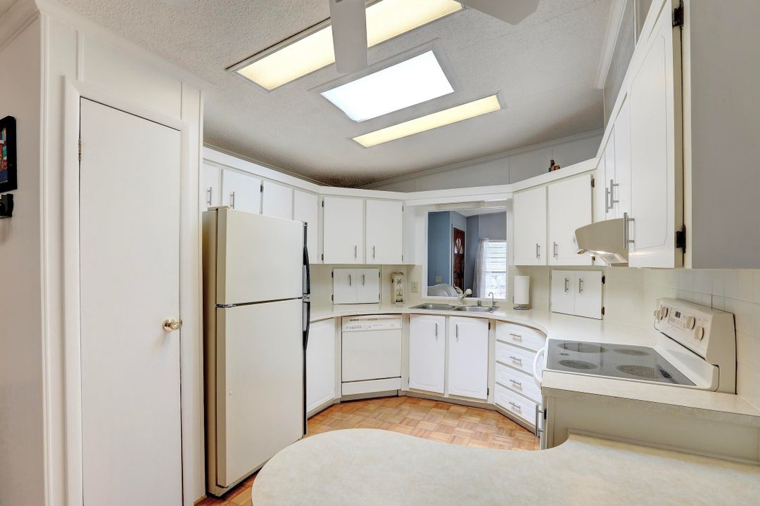 For Sale: $179,000 (2 beds, 2 baths, 1447 Square Feet)