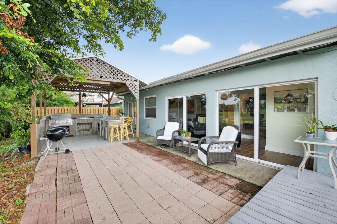 待售: $724,500 (3 贝兹, 2 浴室, 2229 平方英尺)