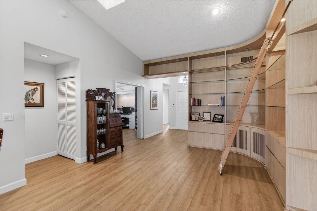 For Sale: $518,000 (3 beds, 2 baths, 2073 Square Feet)