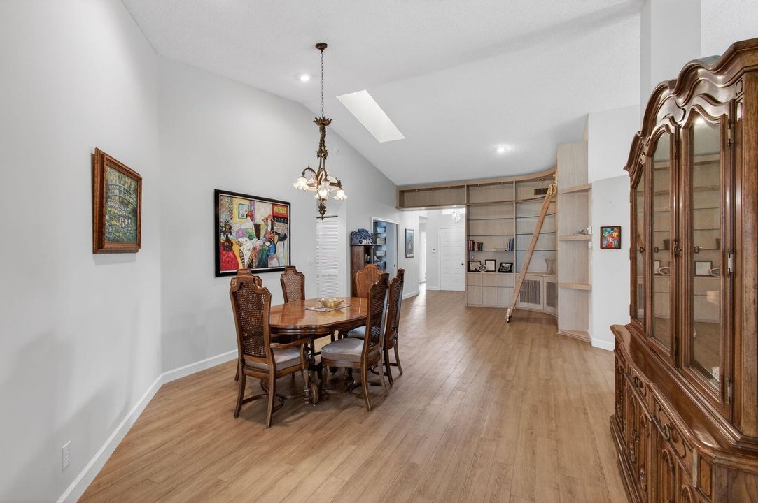 For Sale: $518,000 (3 beds, 2 baths, 2073 Square Feet)